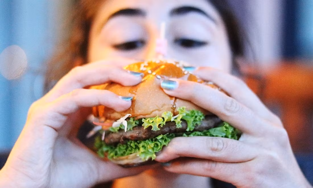 Nghĩ kỹ trước khi định mời mấy cô nàng Hoàng đạo này đi ăn kẻo phá sản đấy! ảnh 3