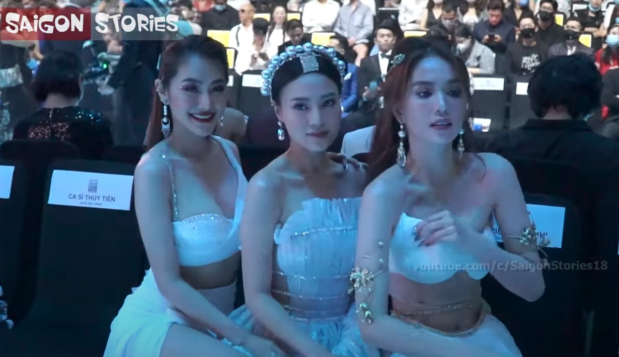 Ngoài sự cố với Thủy Tiên, Ngọc Trinh và Linh Chi còn phạm phải sơ suất tối kỵ khác ảnh 4