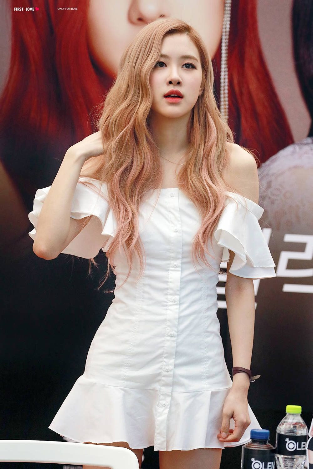 Rosé (BLACKPINK) tiết lộ vòng eo không nhỏ như lời đồn nhưng netizen cho rằng cô nói dối ảnh 4