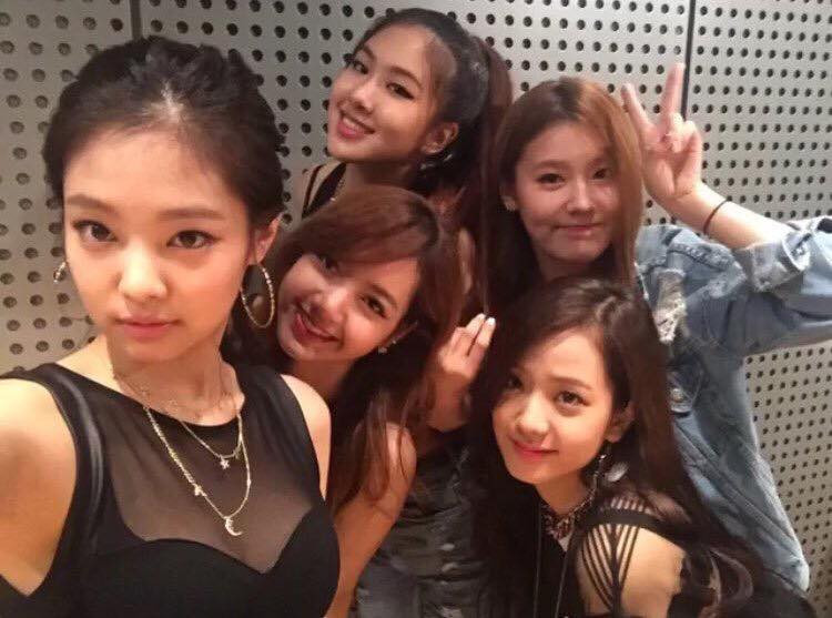 Không chỉ là thành viên hụt của BLACKPINK, ai mà ngờ Miyeon còn từng bị (G)I-DLE từ chối ảnh 1