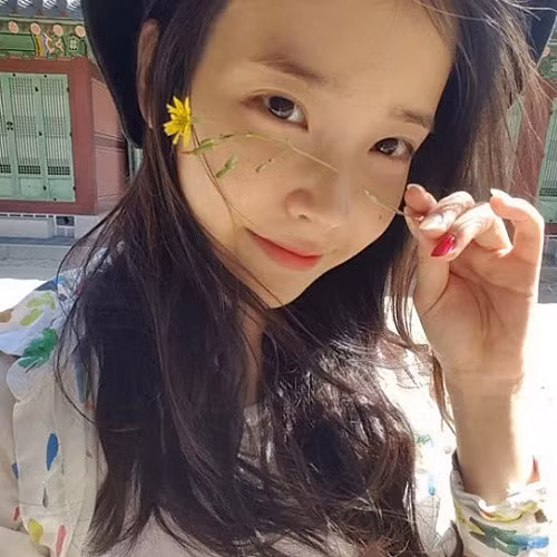 Sở hữu da đẹp nét xinh sẵn rồi nên những idol này thường xuyên khoe mặt mộc ảnh 6