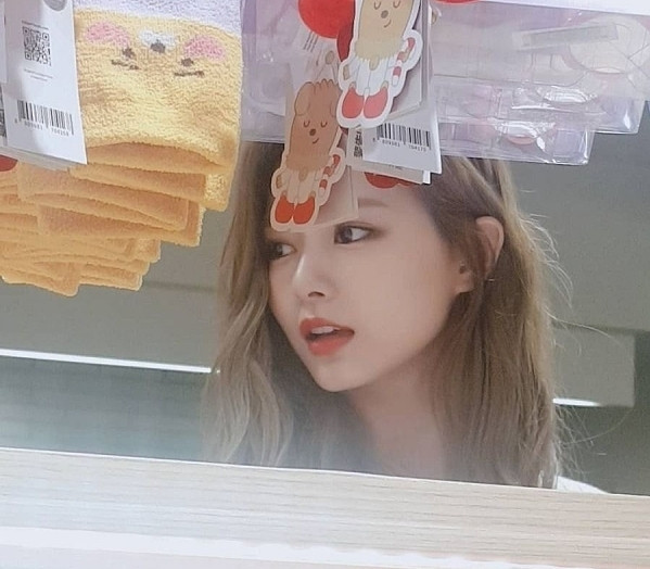 Ngược đời như Tzuyu (TWICE): Gặp bên ngoài còn xinh đẹp hơn ảnh đã qua chỉnh sửa ảnh 2