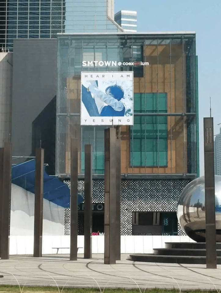 SM Ent cái gì cũng có, chỉ chuyên gia soát lỗi chính tả là thiếu thôi! ảnh 10