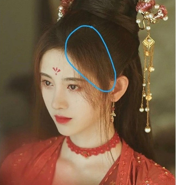 Tóc mái bất biến của Lisa (BLACKPINK) không thể so với “thiên hạ vô địch” Cúc Tịnh Y ảnh 6