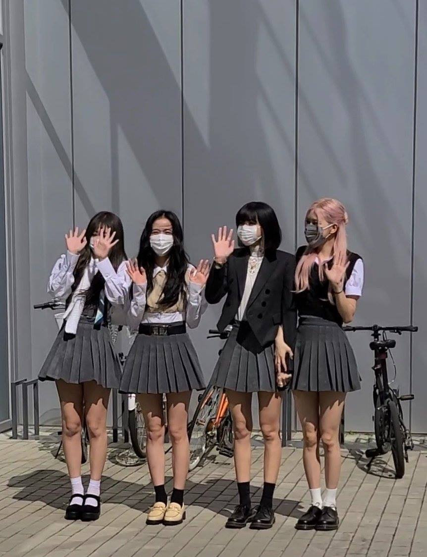 Ghi hình cho show “Knowing Bros”, BLACKPINK khiến netizen náo loạn vì điều này ảnh 8