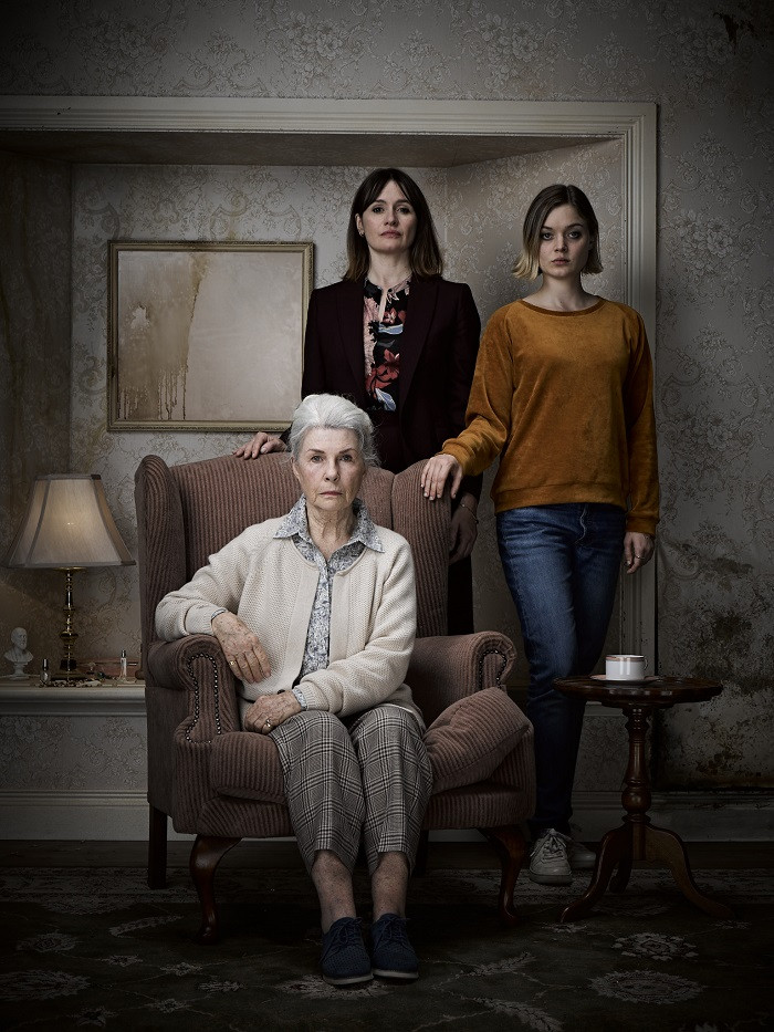 Sau “Avengers”, anh em nhà Russo trở lại cực thành công với “Tàn Tích Quỷ Ám” ảnh 2