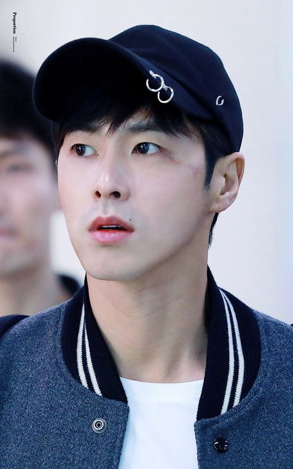 Thôi đừng ghét nốt ruồi của mình nữa, đầy idol có nốt ruồi trên mặt vẫn được khen đẹp ảnh 15