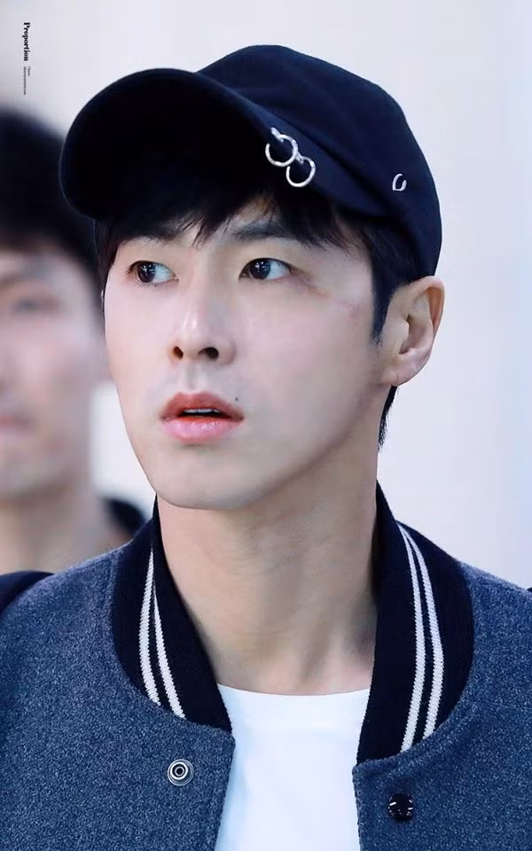 Thôi đừng ghét nốt ruồi của mình nữa, đầy idol có nốt ruồi trên mặt vẫn được khen đẹp ảnh 15