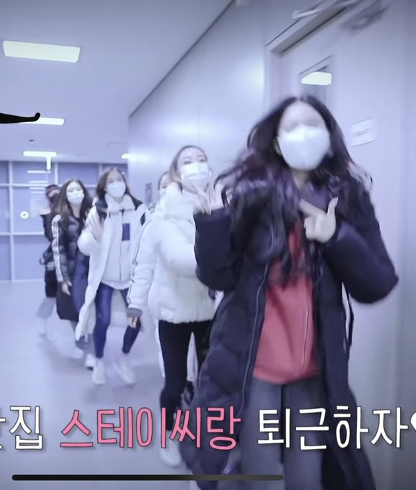 Khéo léo như STAYC: Biến nhược điểm “con nhà nghèo” thành ưu điểm được netizen khen ngợi ảnh 4