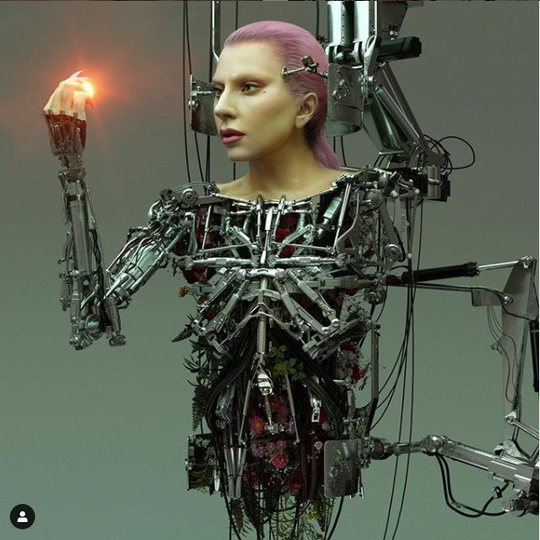 Trấn Thành đã nói gì khiến fan của Lady Gaga đổ xô xem “Người ấy là ai” tập 5? ảnh 3