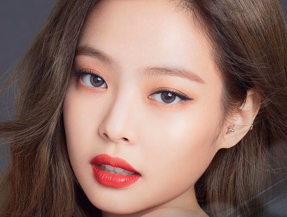 Chuyên gia thẩm mỹ nghiên cứu đôi mắt của BLACKPINK: Đẹp đến độ hiếm có khó tìm! ảnh 3