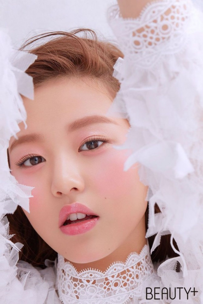 Loạt nữ idol sở hữu đôi môi hình tam giác quyến rũ đang là trend cực “hot” ở Hàn Quốc ảnh 5