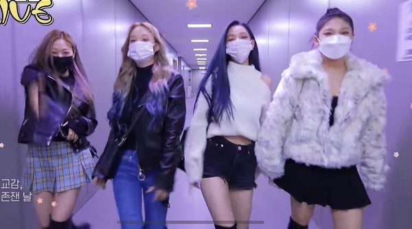 Khéo léo như STAYC: Biến nhược điểm “con nhà nghèo” thành ưu điểm được netizen khen ngợi ảnh 2