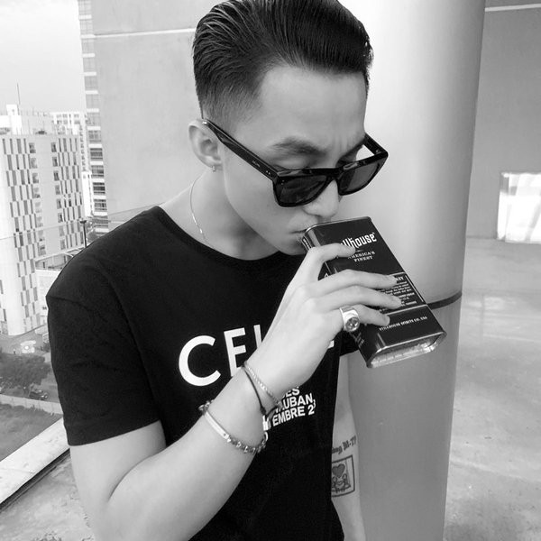 Netizen thích thú phát hiện “sếp” Sơn Tùng M-TP lộ chi tiết “giả trân” trong MV mới ảnh 5