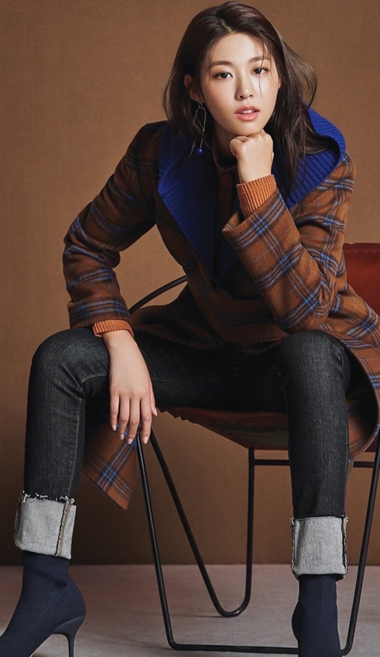 Đâu cần ăn vận cầu kỳ, những mỹ nhân K-Pop này mặc quần jeans vẫn đẹp hút hồn ảnh 5