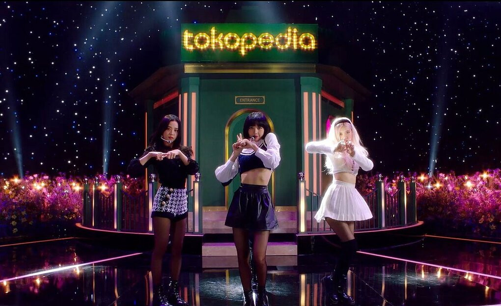 BLACKPINK lên đồ đối lập: Rosé nổi bật Jennie chìm nghỉm, stylist có ý đồ gì đây? ảnh 4