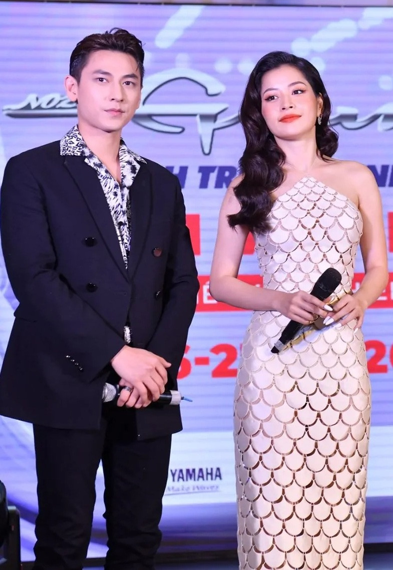 Chi Pu hết đụng hàng với Hoa hậu Mỹ Linh lại đọ dáng cùng Hoa hậu Đỗ Thị Hà ảnh 3