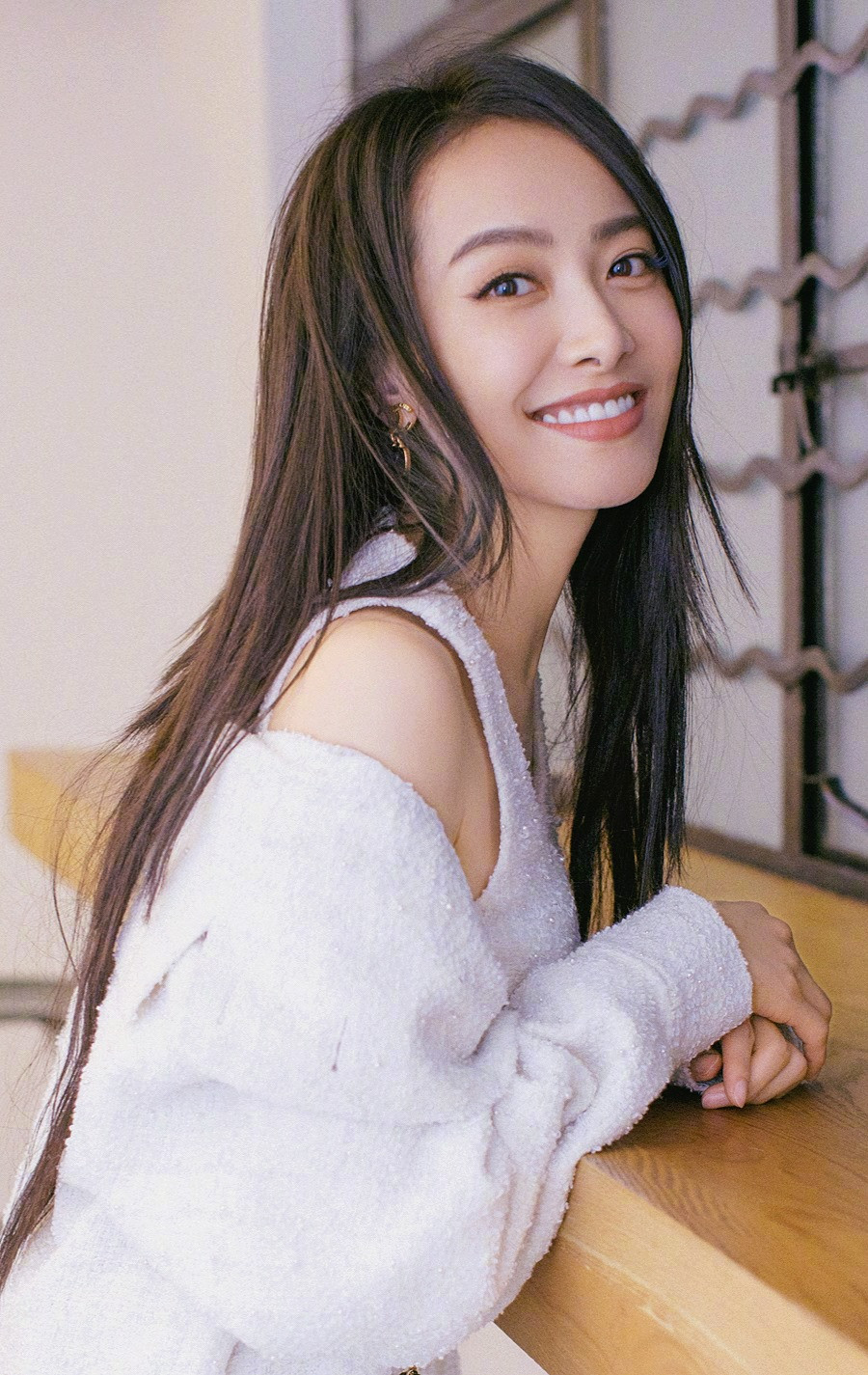 Danh hiệu Nữ thần Kim Ưng gặp nhiều thị phi nhất lịch sử đang gọi tên Tống Thiến ảnh 3