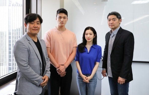 Khổ như Irene (Red Velvet), bỗng dưng bị săm soi vóc dáng chỉ vì đụng bạn diễn nam quá cao ảnh 2