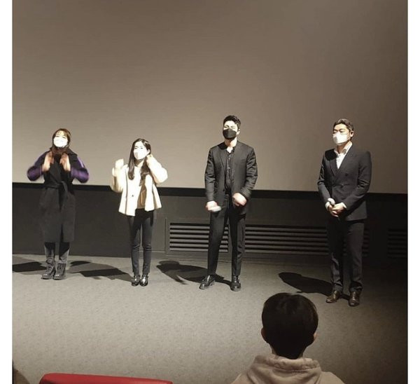 Khổ như Irene (Red Velvet), bỗng dưng bị săm soi vóc dáng chỉ vì đụng bạn diễn nam quá cao ảnh 3