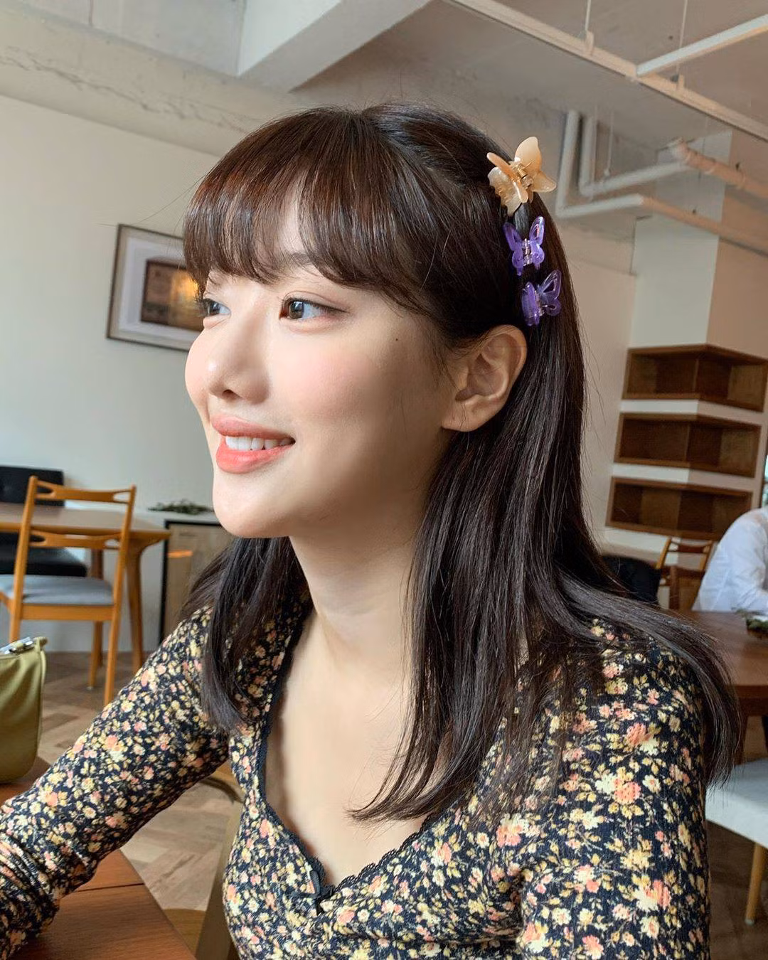 Cứ ngỡ tóc mái ai để cũng hợp nhưng K-Pop chỉ có hai nữ idol được nhận xét là đẹp nhất ảnh 3