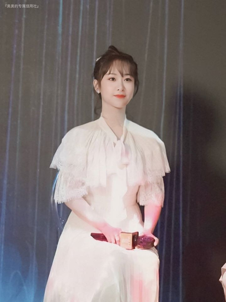 Dương Tử đập tan tin đồn “tăng cân vì nghiền trà sữa” chỉ bằng hành động này ảnh 5