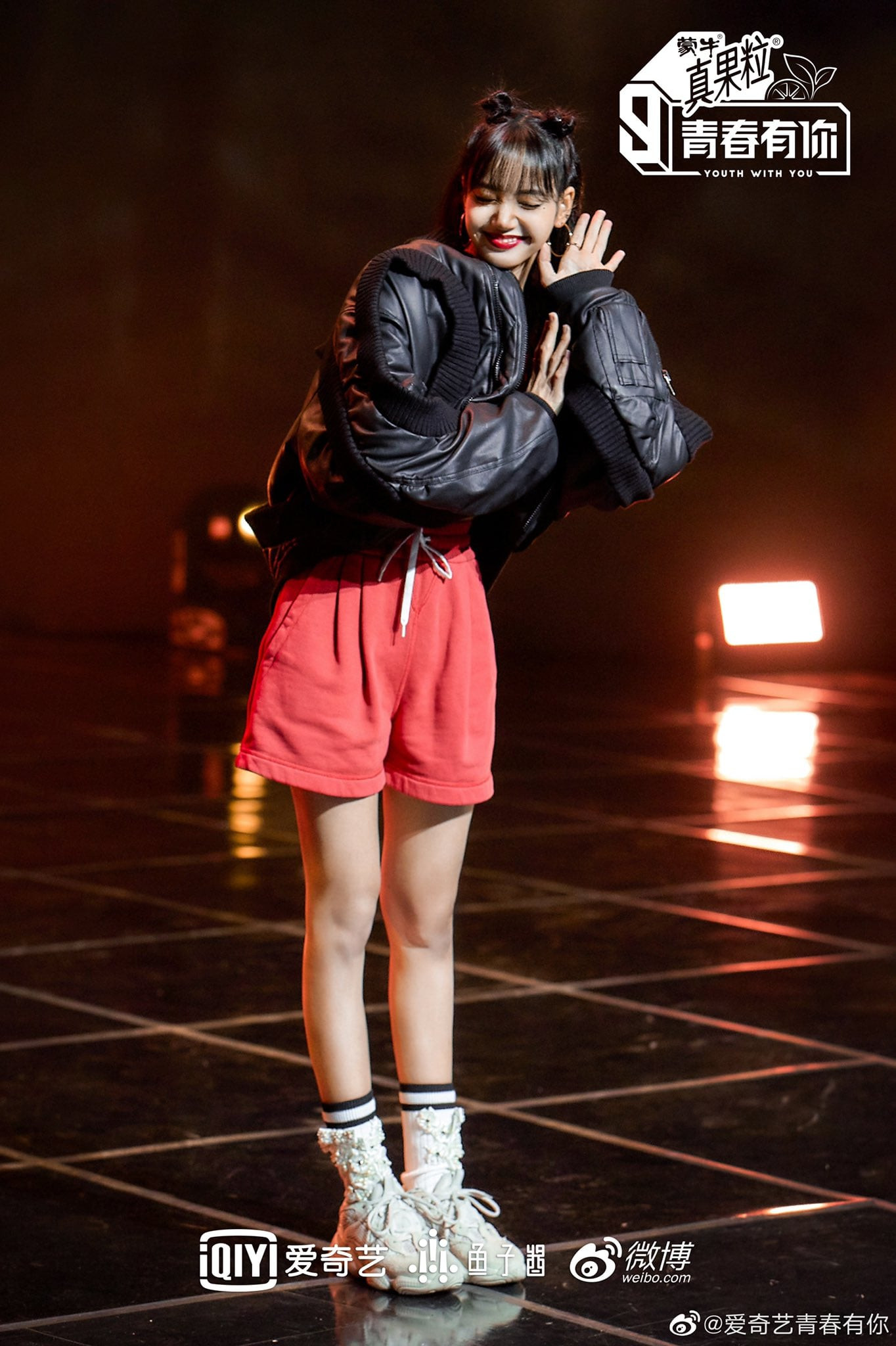 “Thanh Xuân Có Bạn 3” vừa tung ảnh giới thiệu, nhờ đâu Lisa leo thẳng lên hot search Weibo? ảnh 7