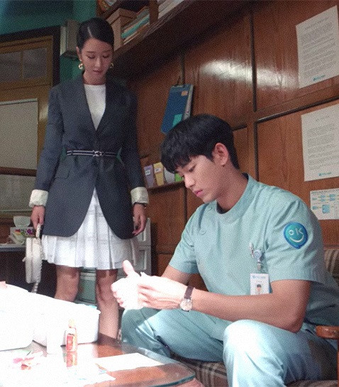 Liên tục đụng hàng mỹ nhân châu Á nhưng Seo Ye Ji vẫn thắng thế nhờ phối đồ cao tay ảnh 2