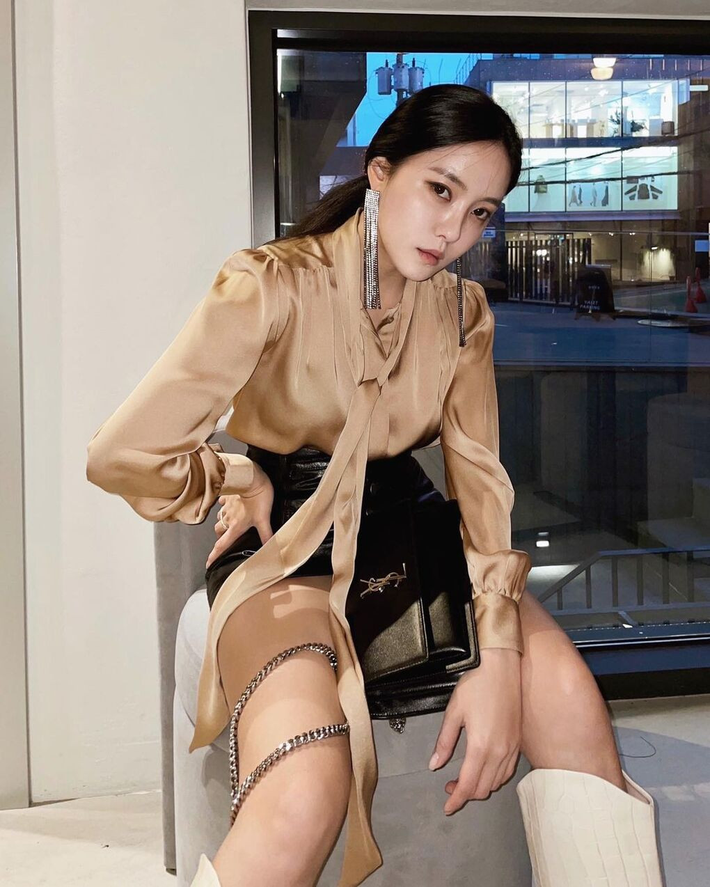 Là đại sứ toàn cầu cho YSL nhưng Rosé (BLACKPINK) lại bị so sánh khí chất với Hyomin ảnh 7