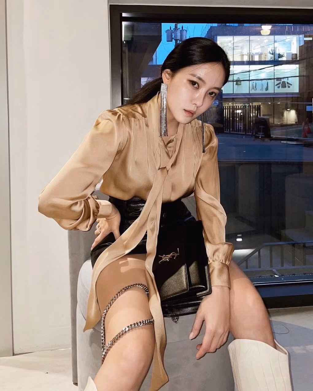 Là đại sứ toàn cầu cho YSL nhưng Rosé (BLACKPINK) lại bị so sánh khí chất với Hyomin ảnh 7