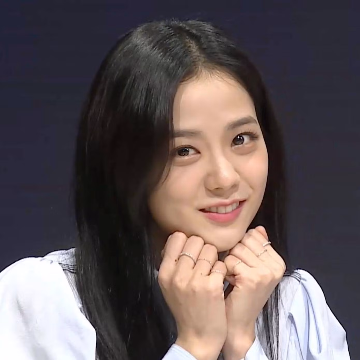 Một bọng mắt lớn hai số phận: Yoona được khen còn Jisoo (BLACKPINK) lại bị bảo kém sắc ảnh 5