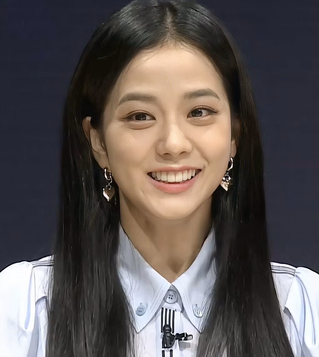 Một bọng mắt lớn hai số phận: Yoona được khen còn Jisoo (BLACKPINK) lại bị bảo kém sắc ảnh 6