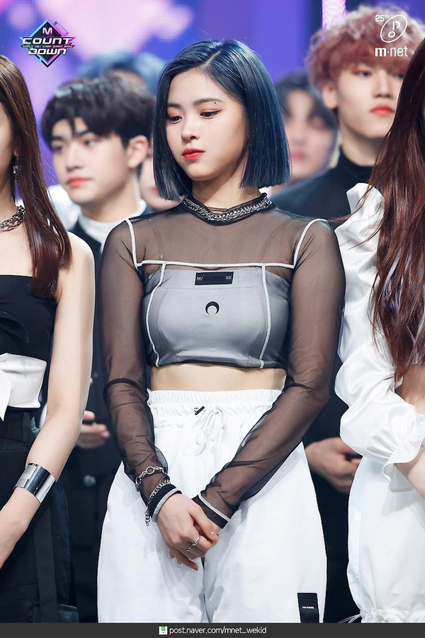 Một chiếc quần hai số phận: Lisa (BLACKPINK) được khen còn Ryu Jin (ITZY) bị chê ảnh 5