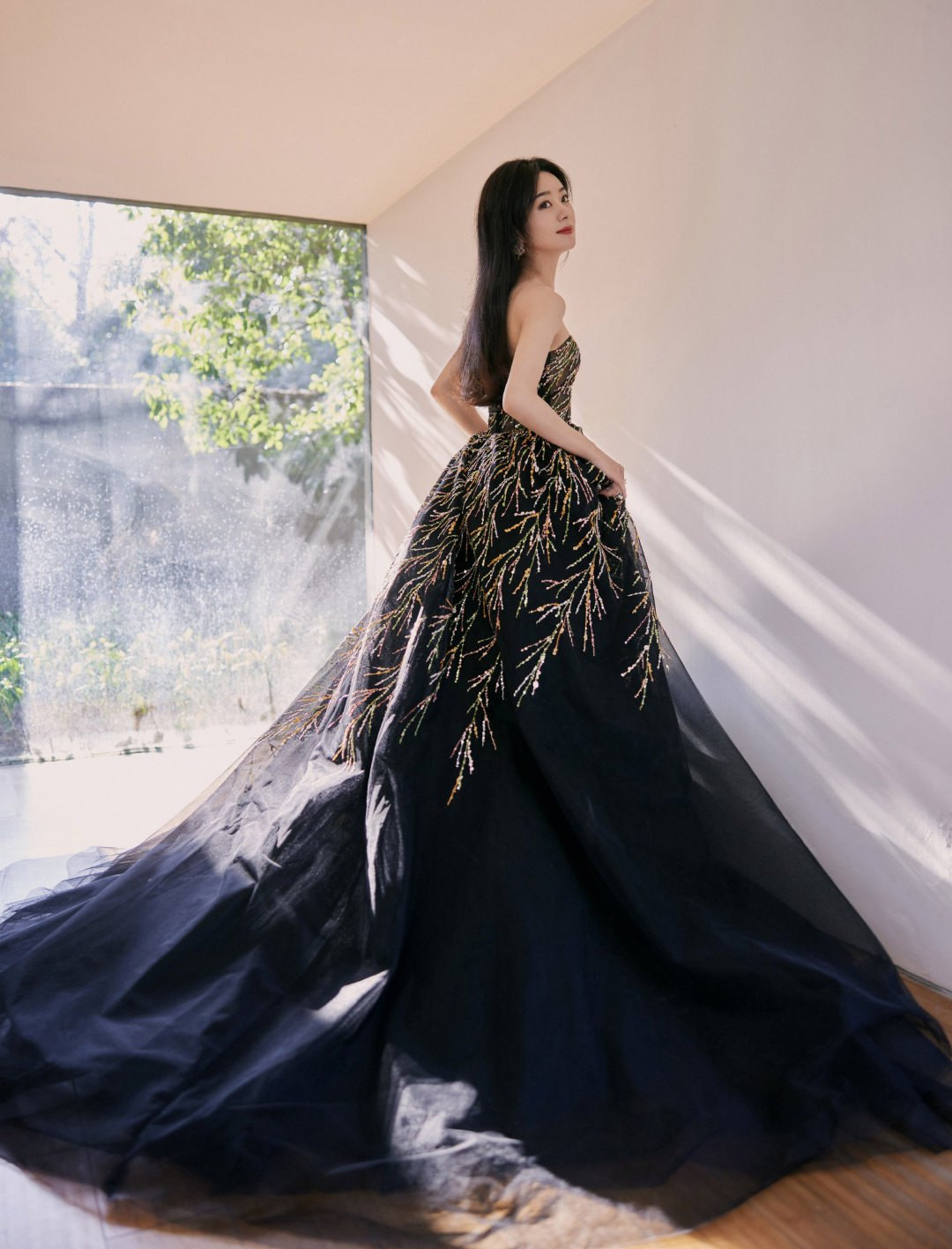 Triệu Lệ Dĩnh thăng hạng nhan sắc, được khen "đẹp như tiên tử" là nhờ nhân vật bí ẩn này ảnh 3