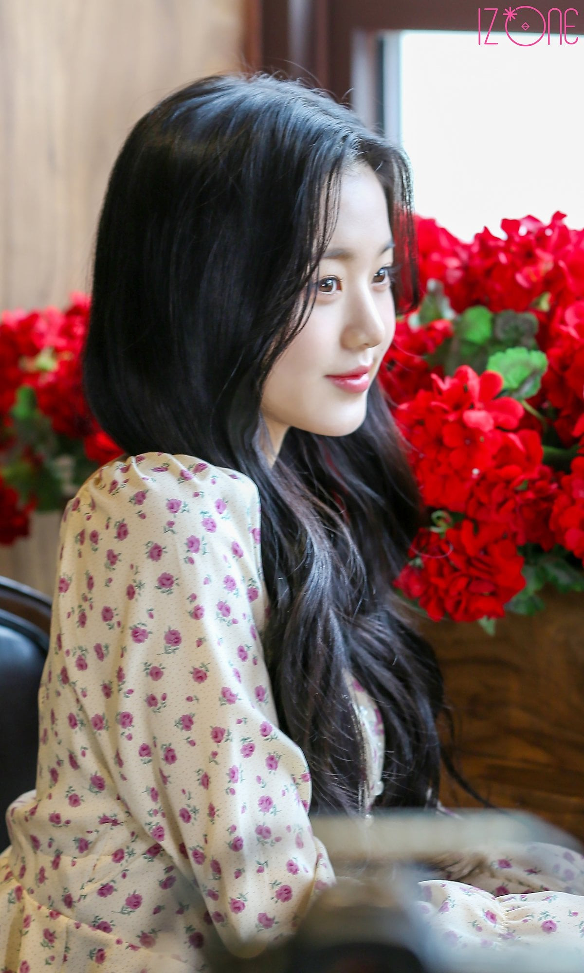 IZ*ONE chính thức tan rã, tương lai của Jang Won Young sẽ càng thêm rực rỡ? ảnh 2