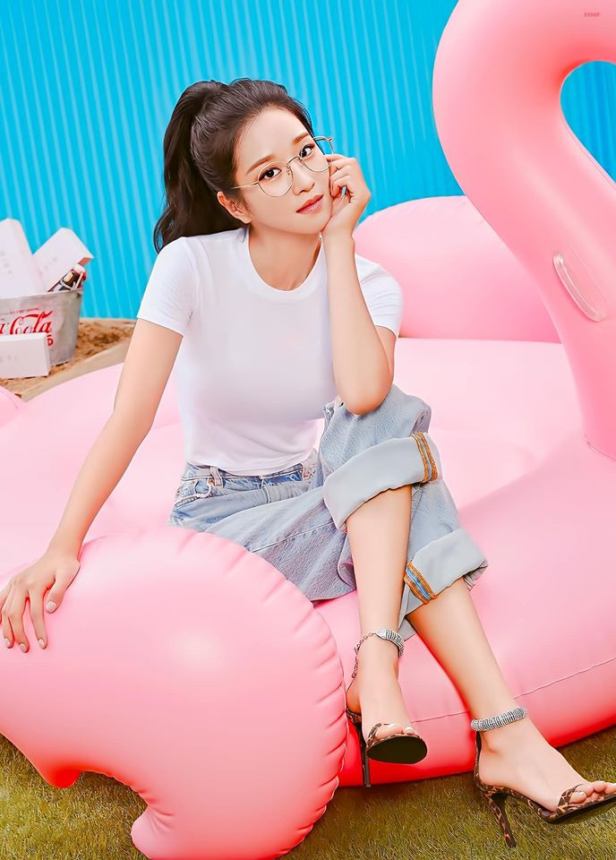 Trên phim ít đeo kính mát nhưng “Điên Thì Có Sao” vừa hết, Seo Ye Ji đã làm điều này ảnh 4