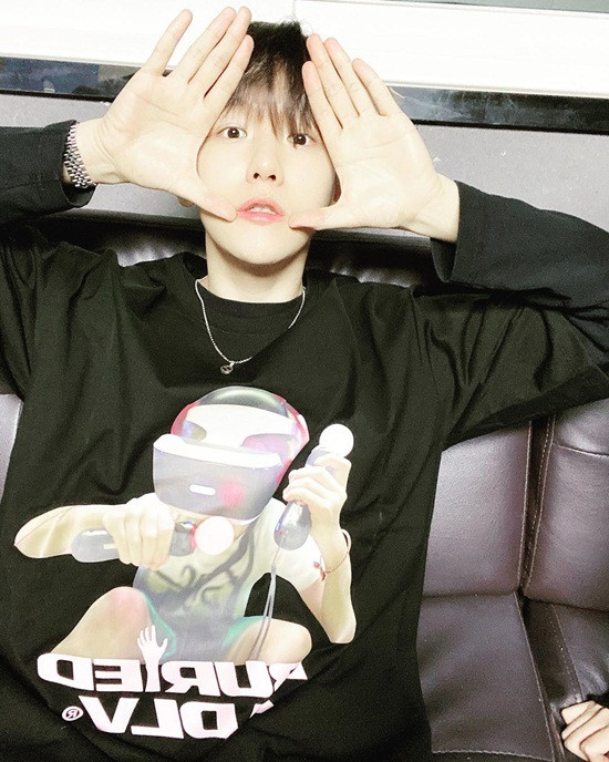 Sao Hàn 24H: NCT DREAM lập kỳ tích, Baekhyun khoe ảnh hack tuổi, Rowoon quay lại đóng phim ảnh 3