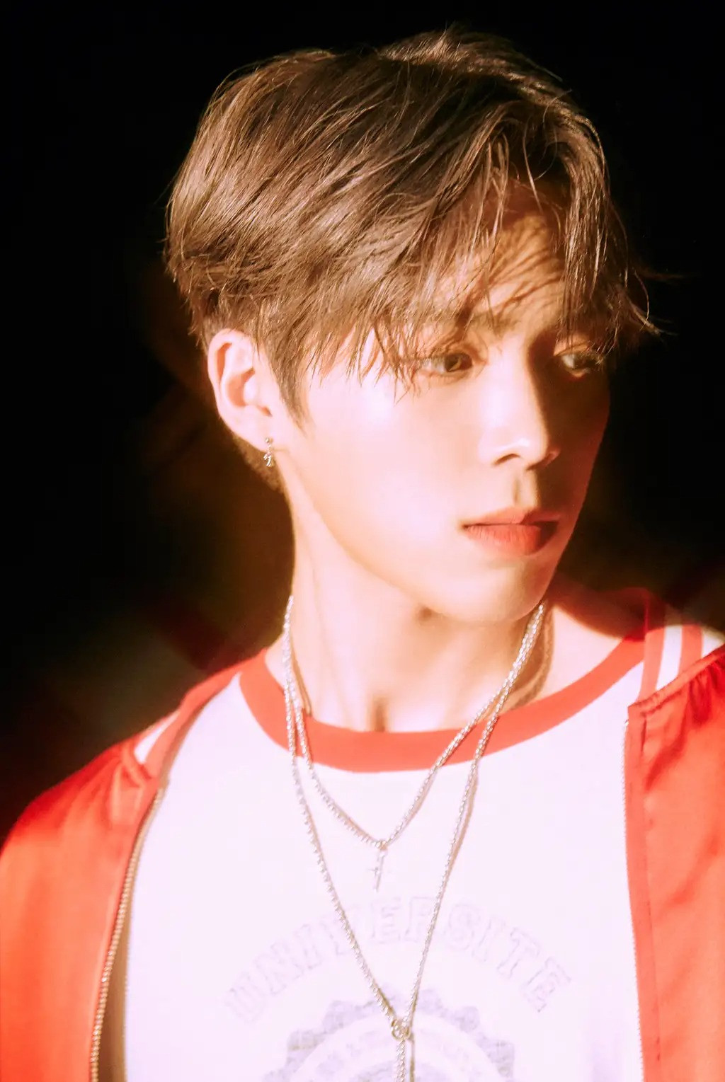 Nam idol K-Pop khiến netizen tranh cãi: Lột xác nhờ giảm cân hay đụng dao kéo? ảnh 5