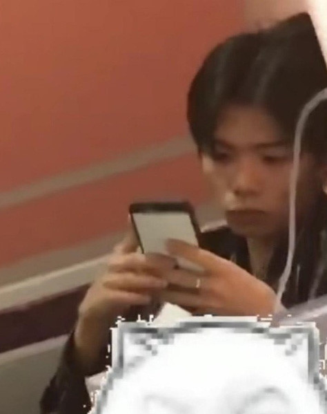 Cô gái trông như người khác khi lộ ảnh chưa trang điểm ảnh 6