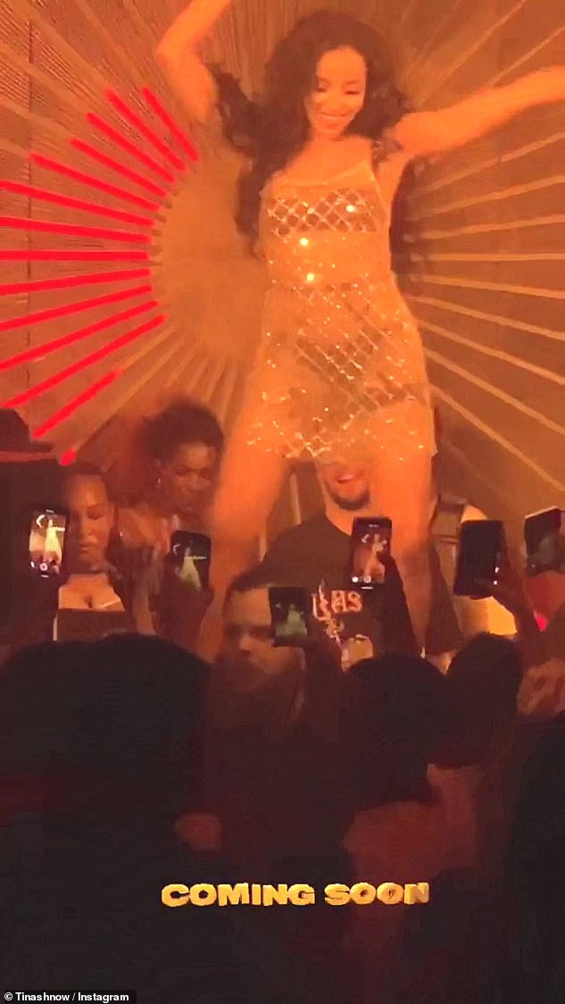 Nữ ca sĩ Tinashe mặc xuyên thấu lộ nội y gây 'nhức mắt' ảnh 6