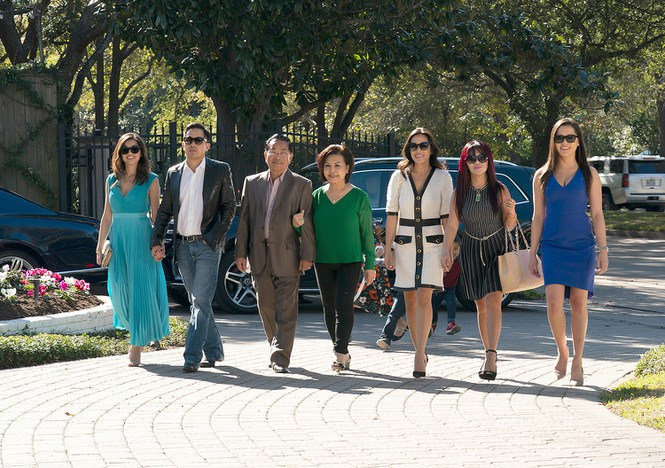 Showbiz 28/11: NSƯT Trần Lực 'khổ sở' giảm cân vào vai nhạc sĩ Trịnh Công Sơn ảnh 2