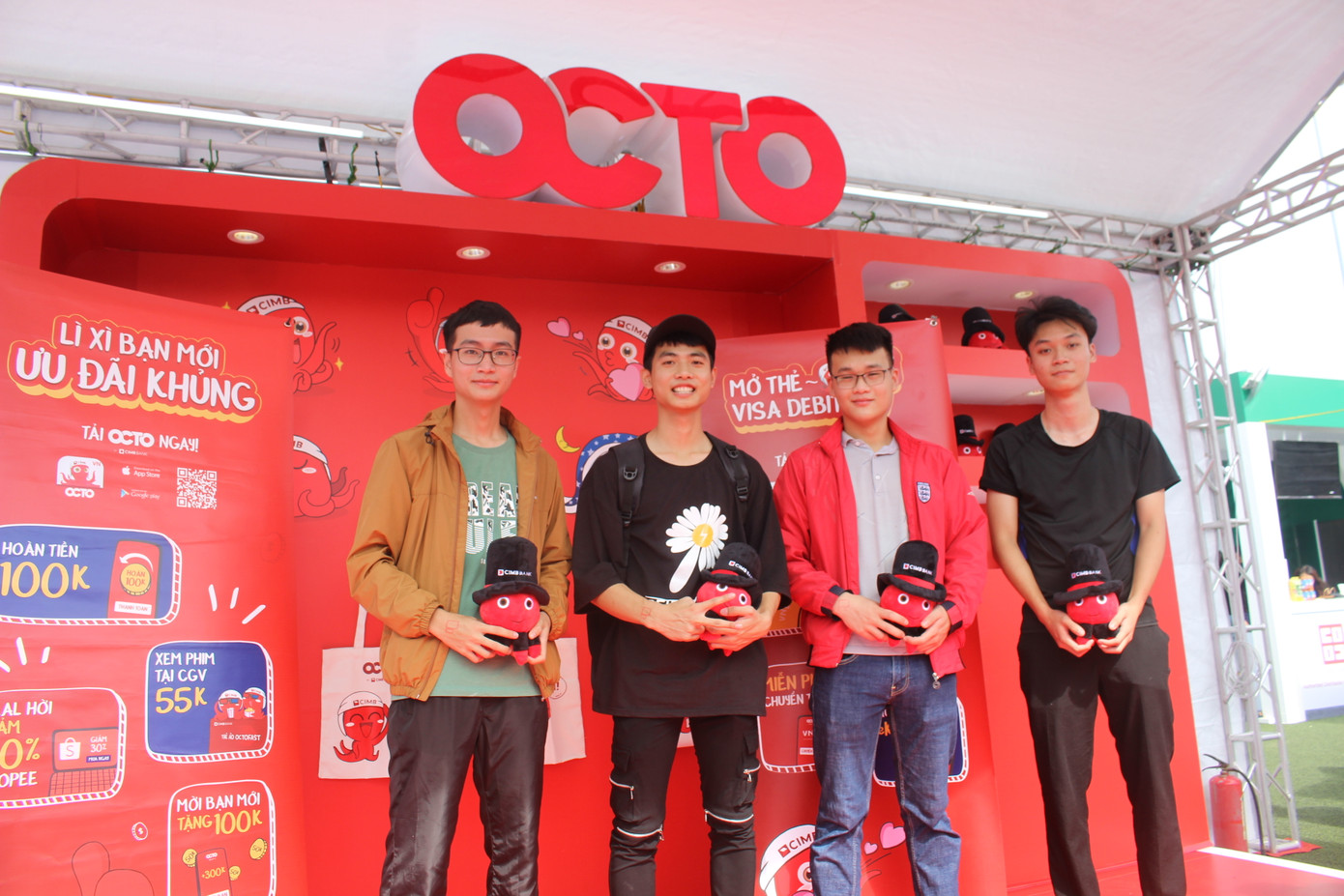 Nhiều công nghệ mới khiến giới trẻ xếp hàng chờ dùng thử tại Sóng Festival ảnh 15