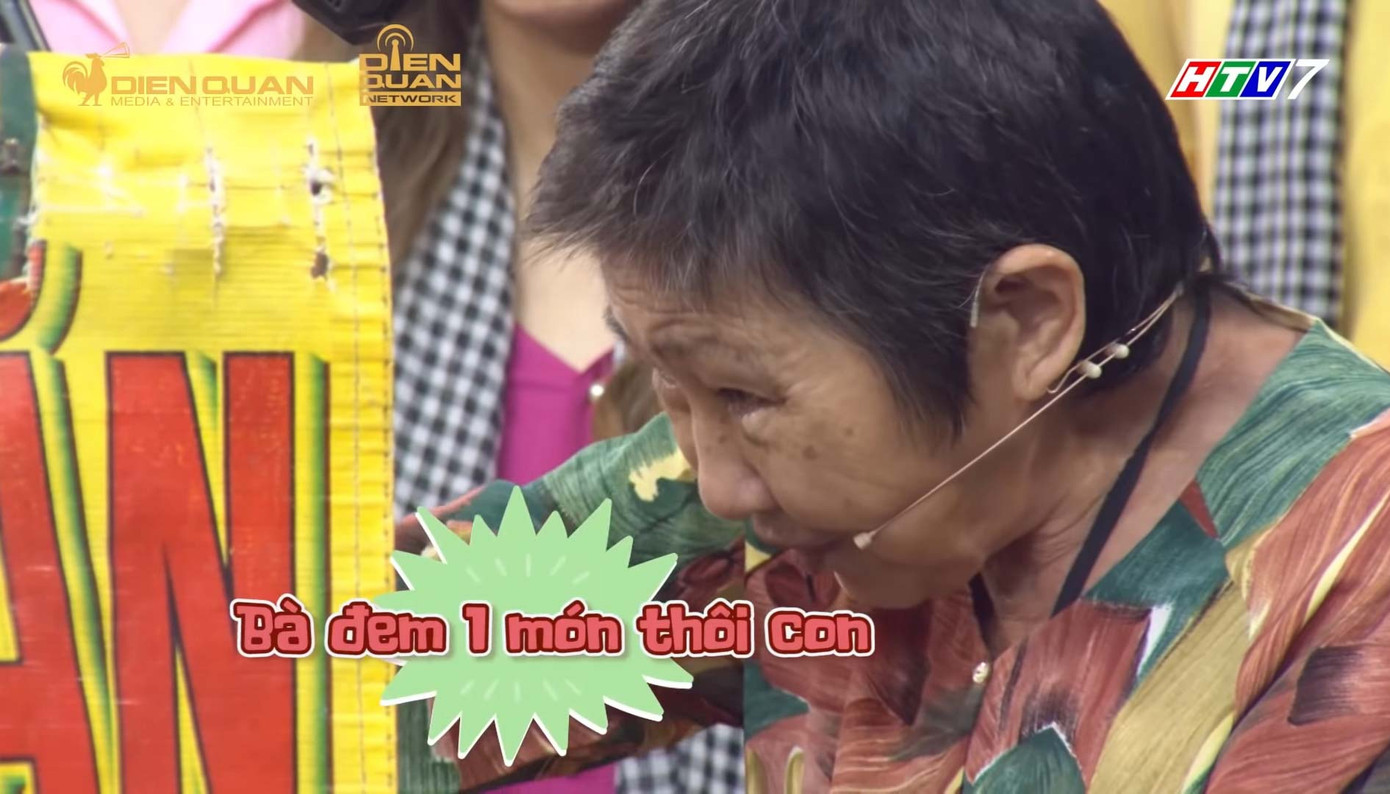 Cụ bà bán xôi đêm không ngủ để nuôi chồng liệt giường và con thần kinh khiến Trường Giang xót xa ảnh 2