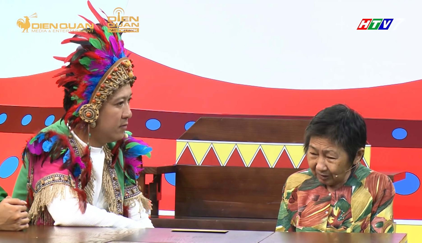 Cụ bà bán xôi đêm không ngủ để nuôi chồng liệt giường và con thần kinh khiến Trường Giang xót xa ảnh 4