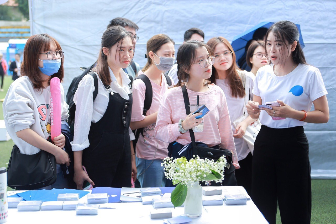 Mở thẻ, đi bộ và nhận tiền chỉ có tại Sóng Festival ảnh 6