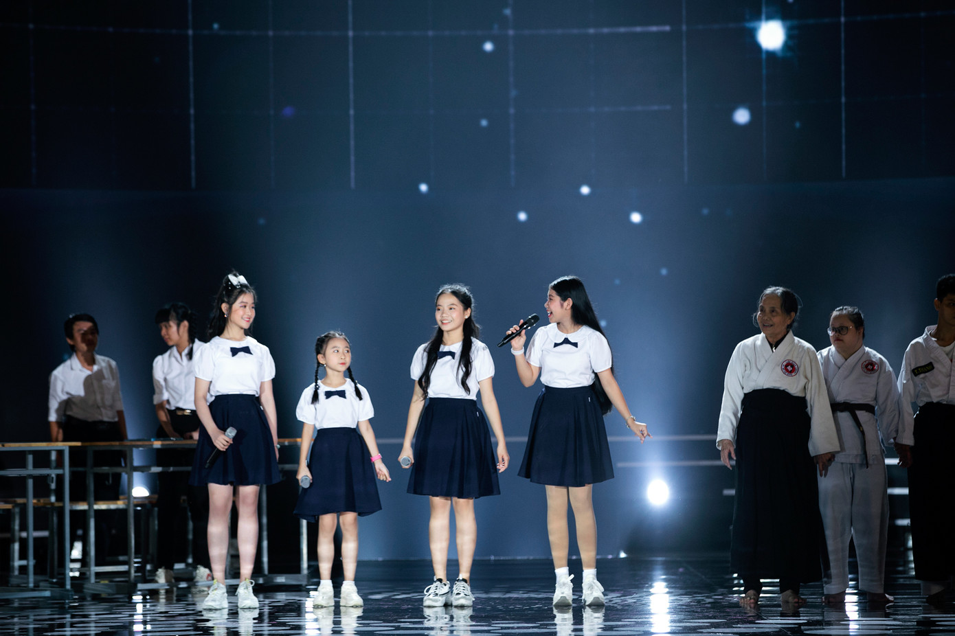 Tiết mục xúc động nhất đêm Chung kết Hoa hậu Việt Nam 2020 ảnh 4