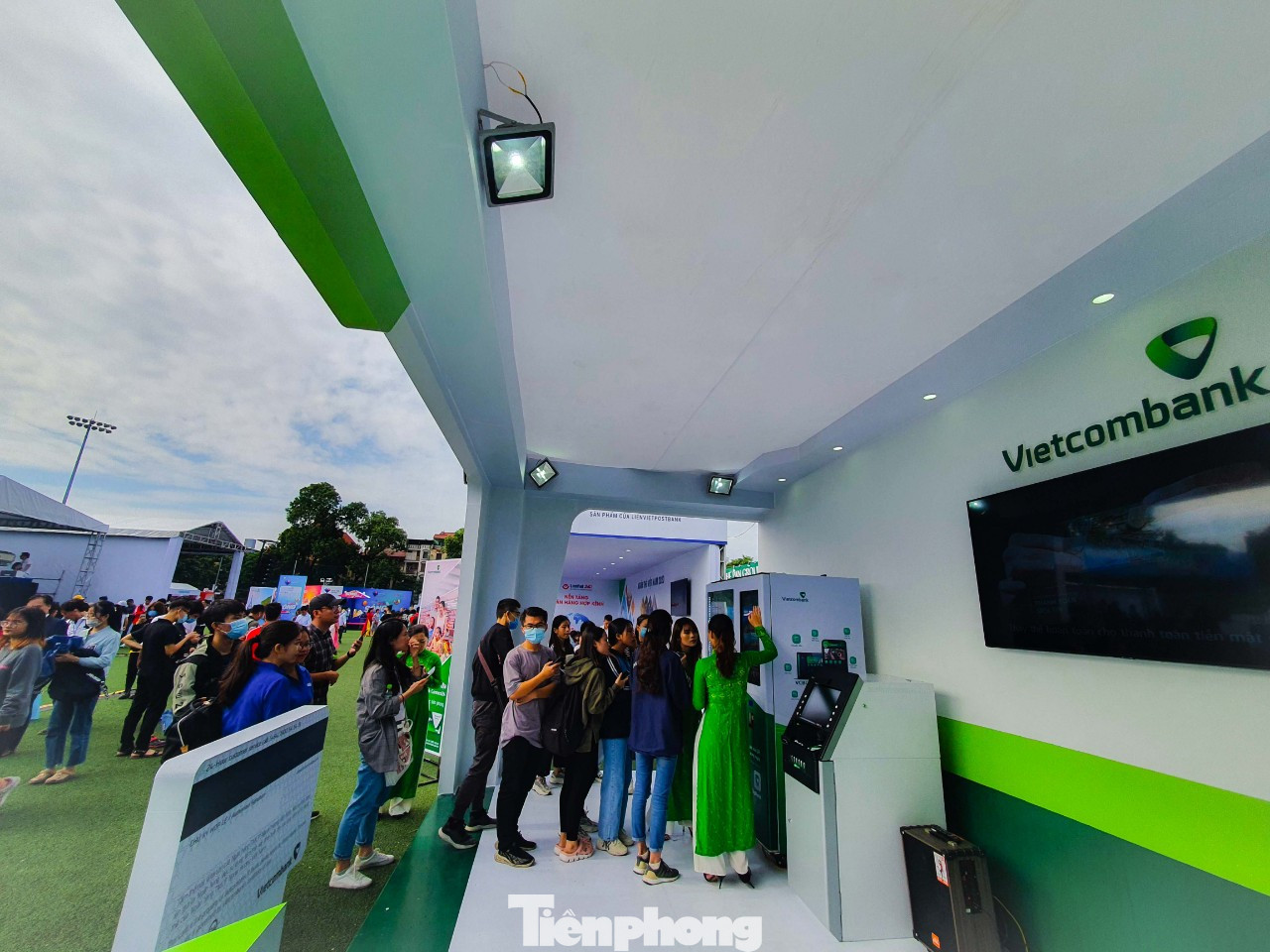 Nhiều công nghệ mới khiến giới trẻ xếp hàng chờ dùng thử tại Sóng Festival ảnh 5