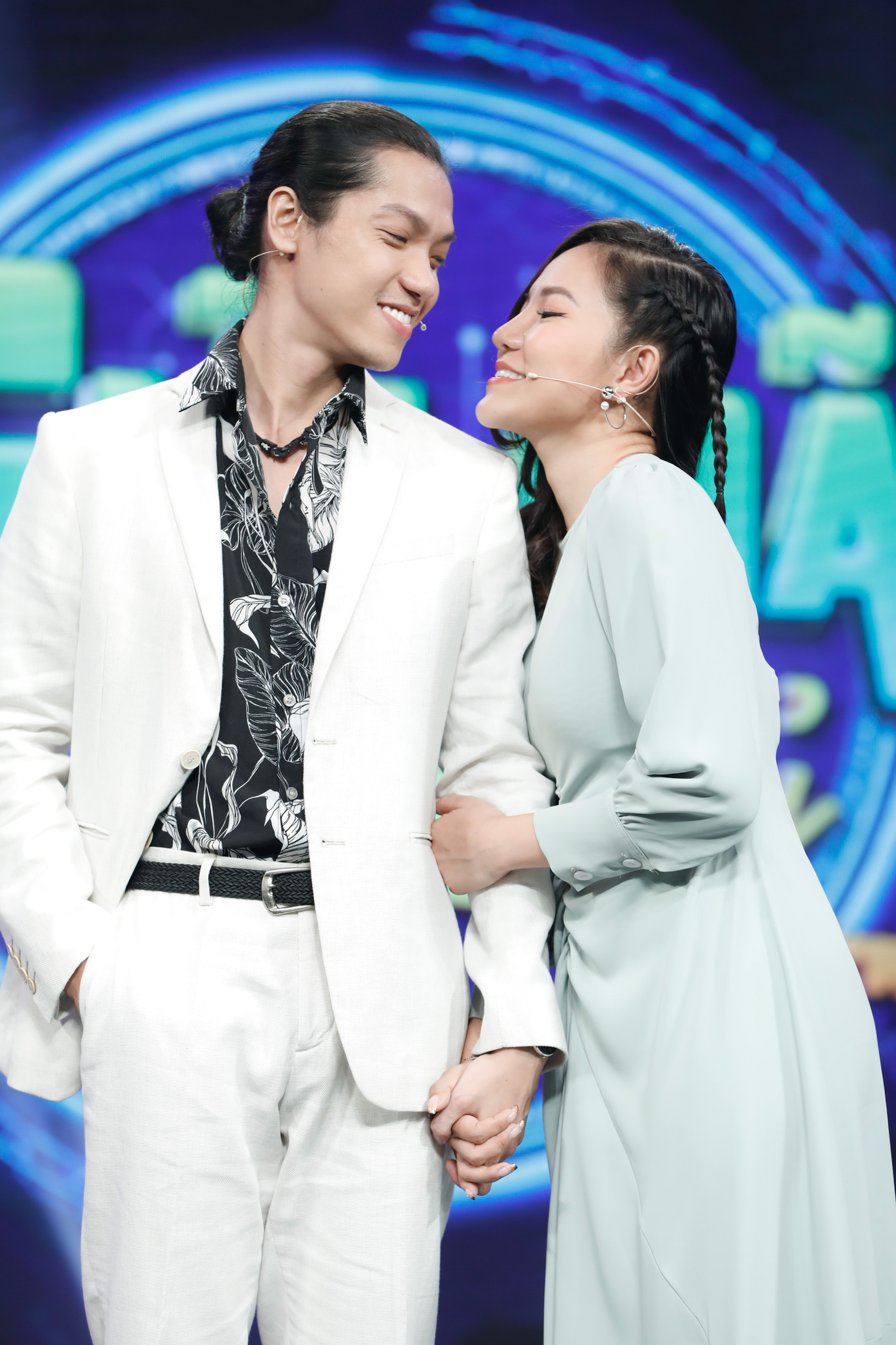 Lý Phương Châu bật khóc cảm ơn Hiền Sến vì đã chọn mình để yêu ảnh 1