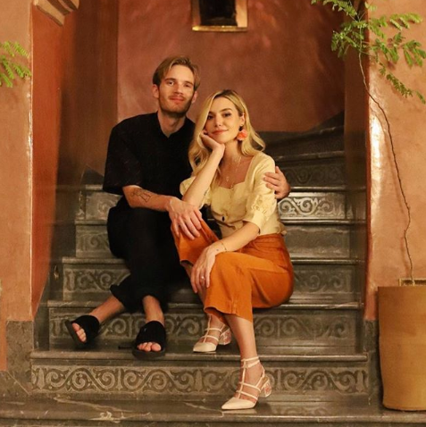 Showbiz 29/11: 'Bên trong khách sạn dát nhiều vàng nhất thế giới' ở Hà Nội lên báo Anh ảnh 5