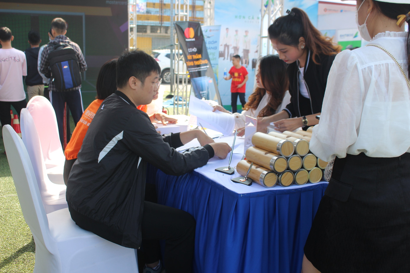 Cơ hội nhận bộ sưu tập UEFA Champions League tại Sóng Fesival ảnh 5